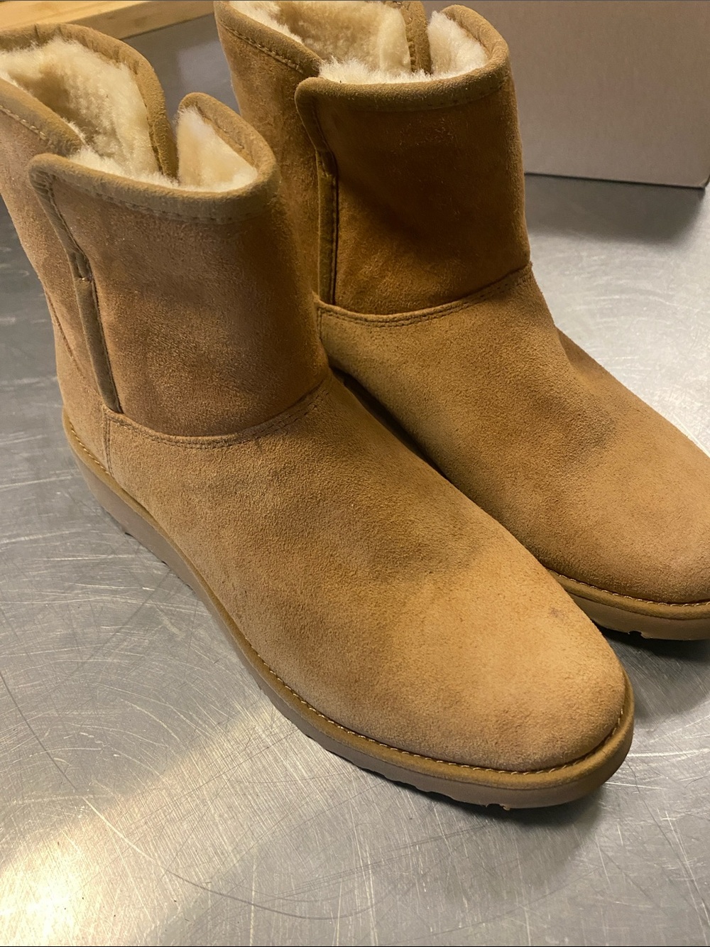 UGG boot - Picture 4 of 4